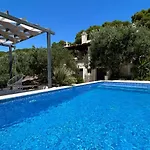 Blue Bay With Private Pool Вилла