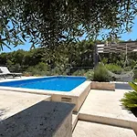 Вилла Blue Bay With Private Pool Сумартин