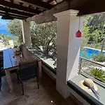 Blue Bay With Private Pool Сумартин